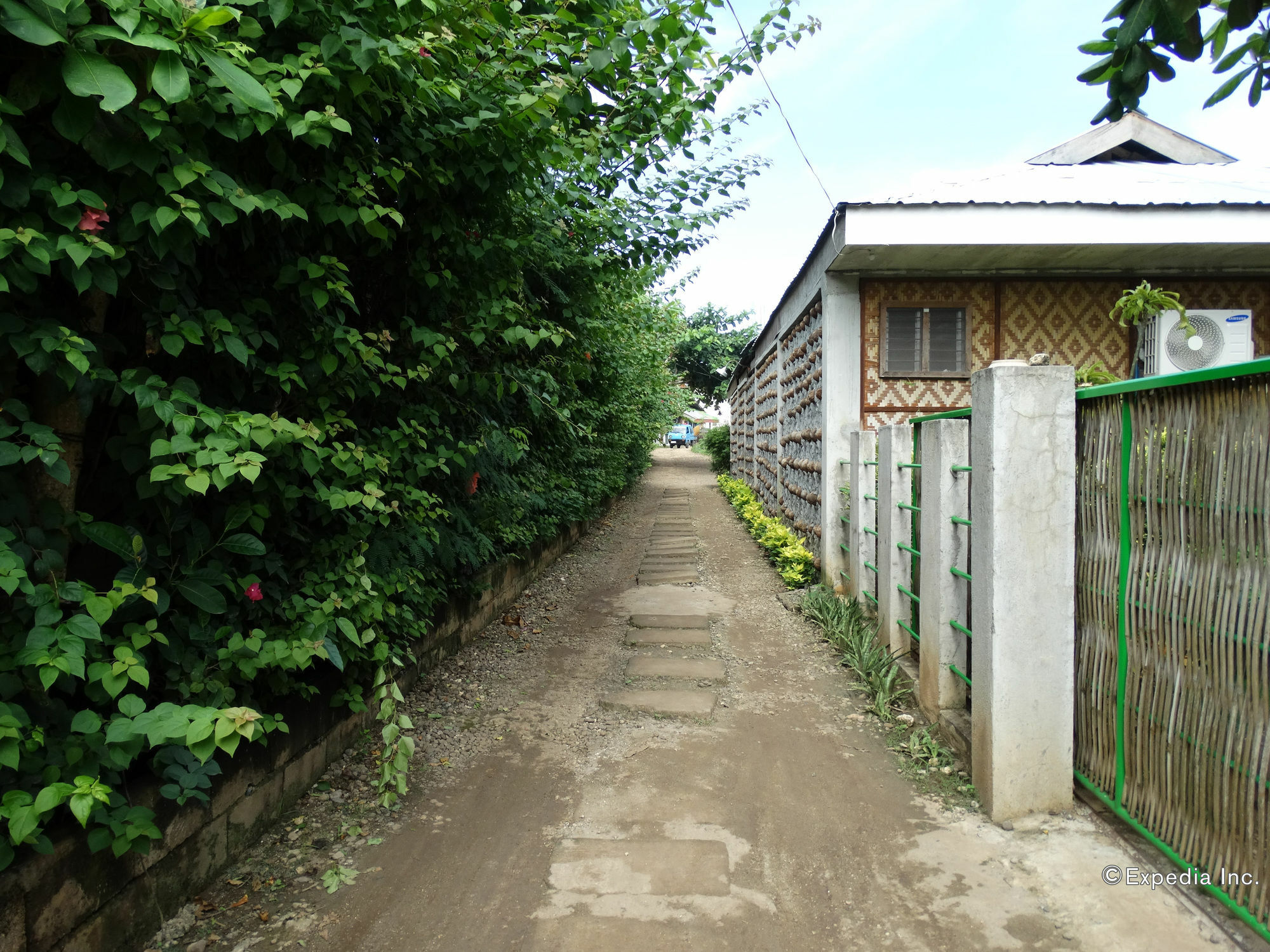 Alona Grove Tourist Inn Tawala  Luaran gambar