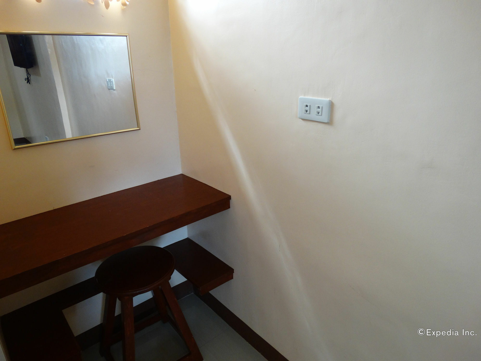 Alona Grove Tourist Inn Tawala  Luaran gambar